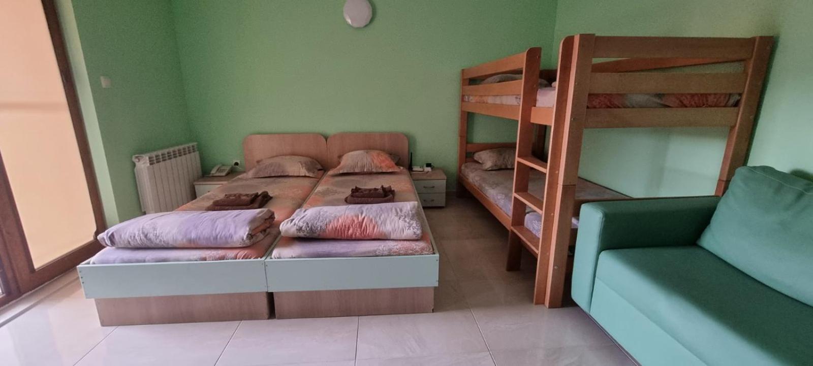 Семеен Хотел Илиевата Къща Sapareva Banya ภายนอก รูปภาพ